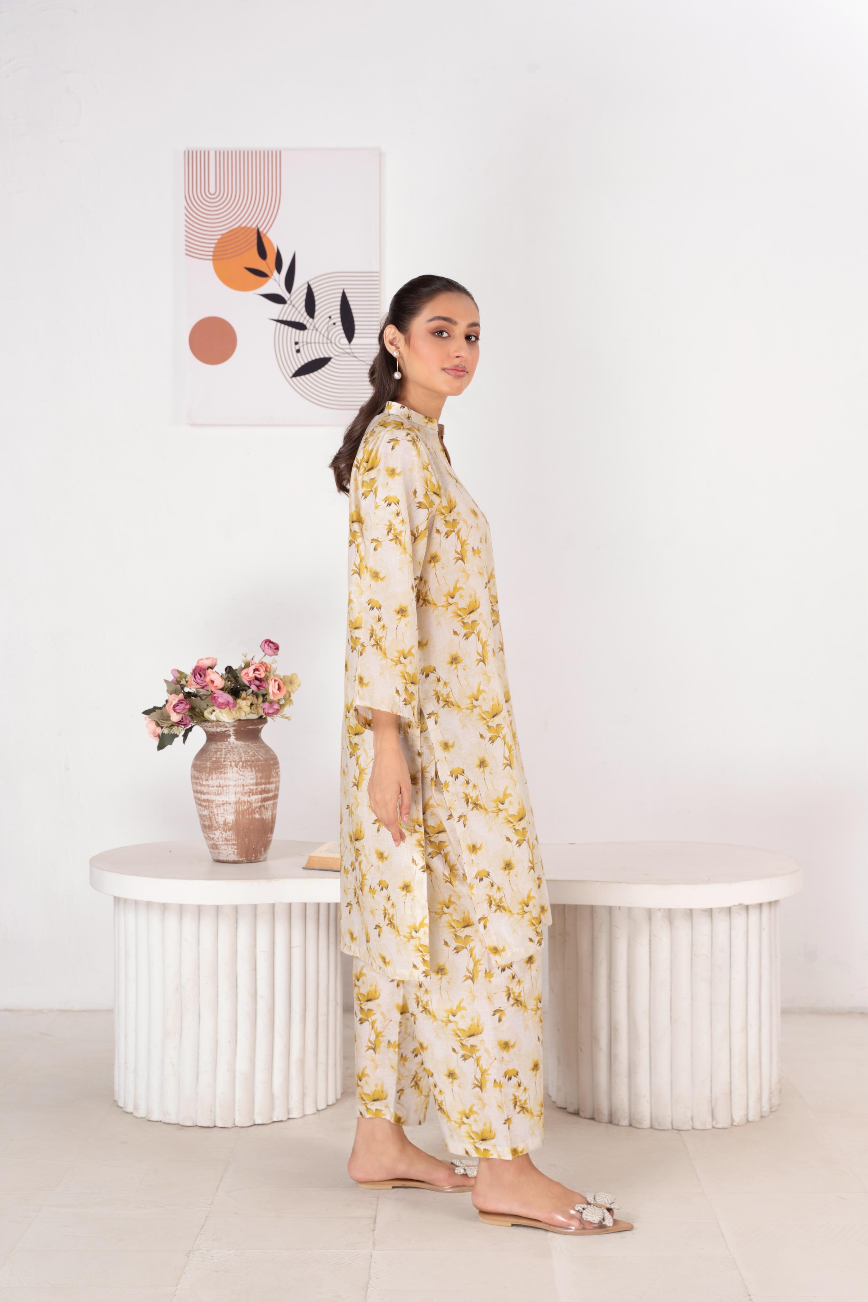 Unstitched Lawn 2Pc Printed (yellowish)