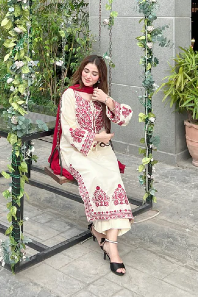 Noor Baano 3pcs - PEZ38