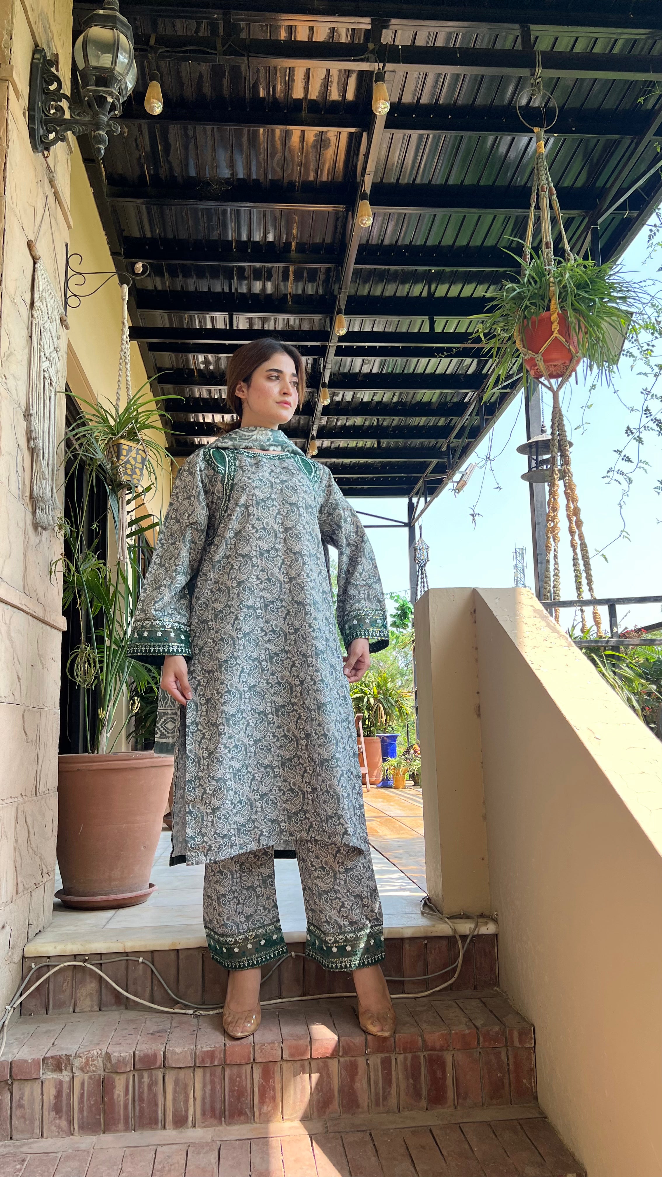 Bella (stitched 3 pc) - PEZ37