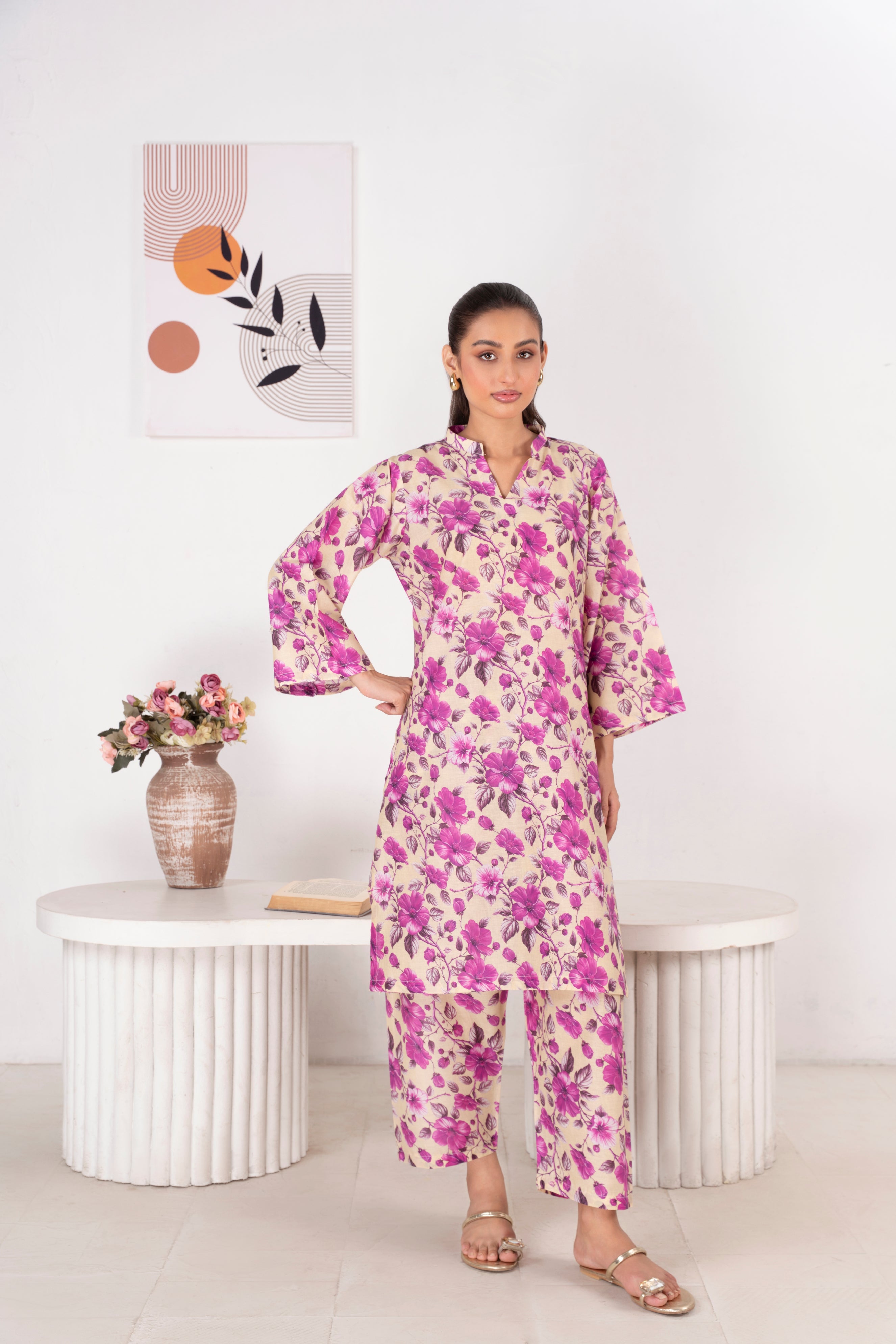 Unstitched Lawn 2Pc Printed (Pink)