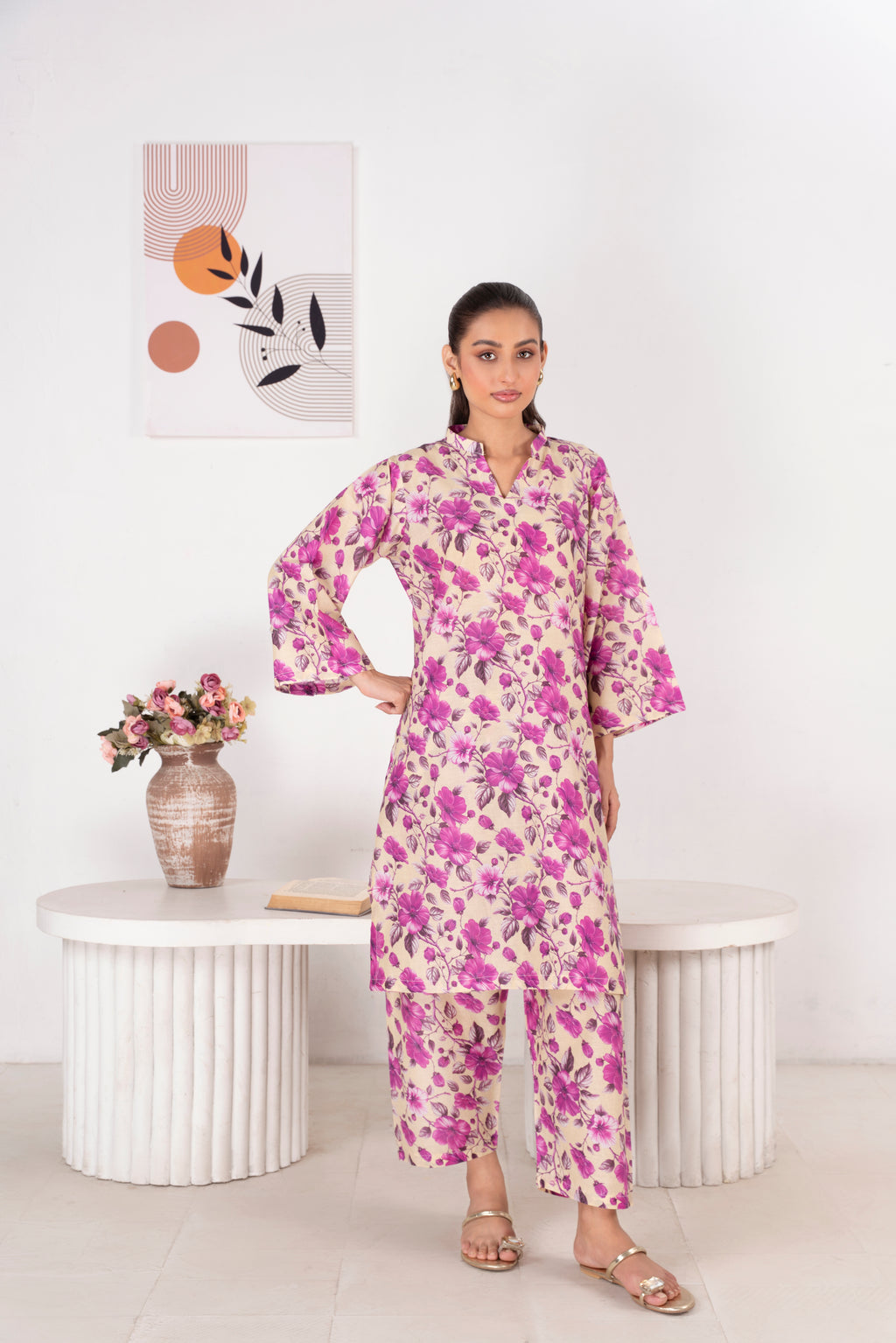 Unstitched Lawn 2Pc Printed (Pink)
