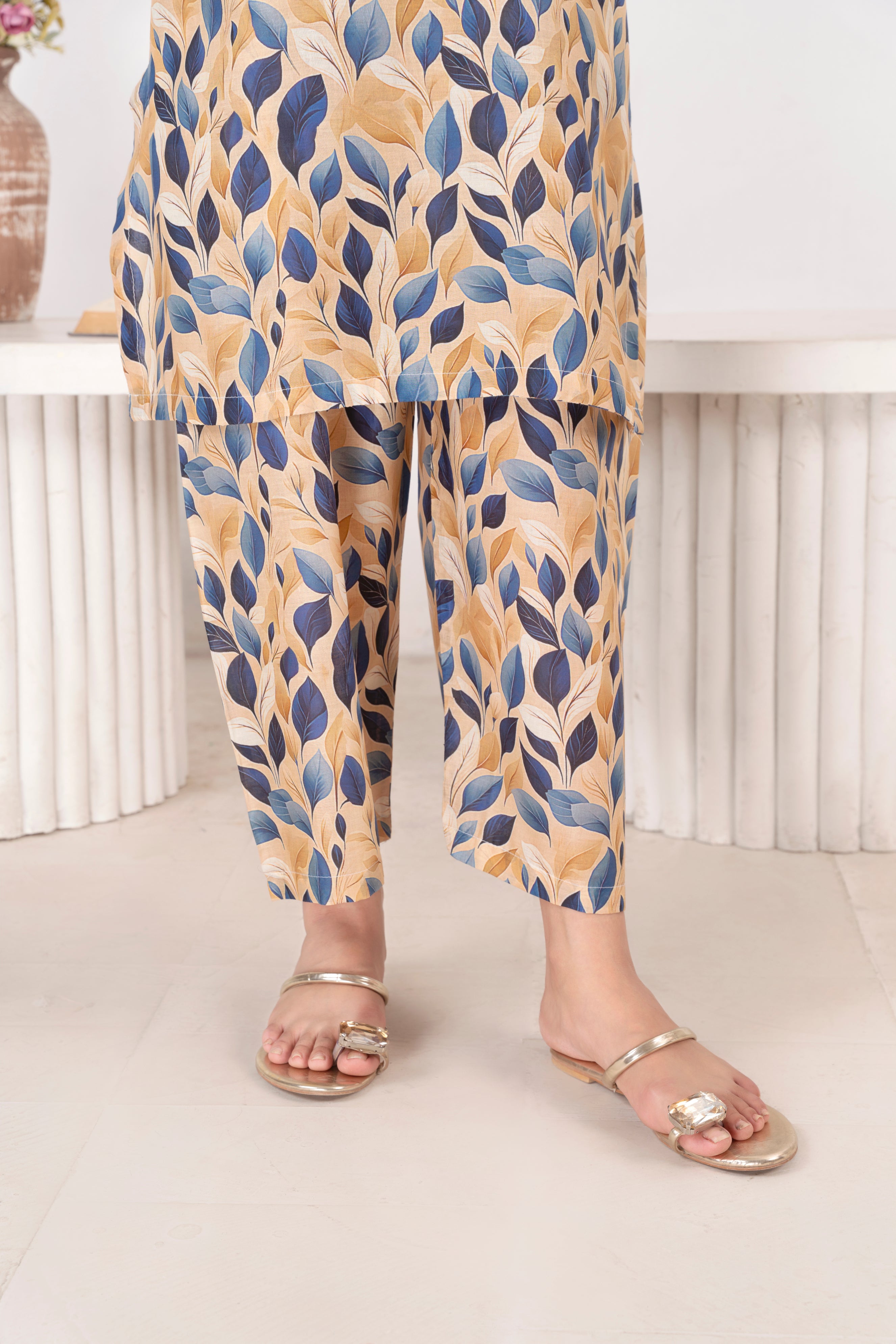 Unstitched Lawn 2Pc Printed (Purple)