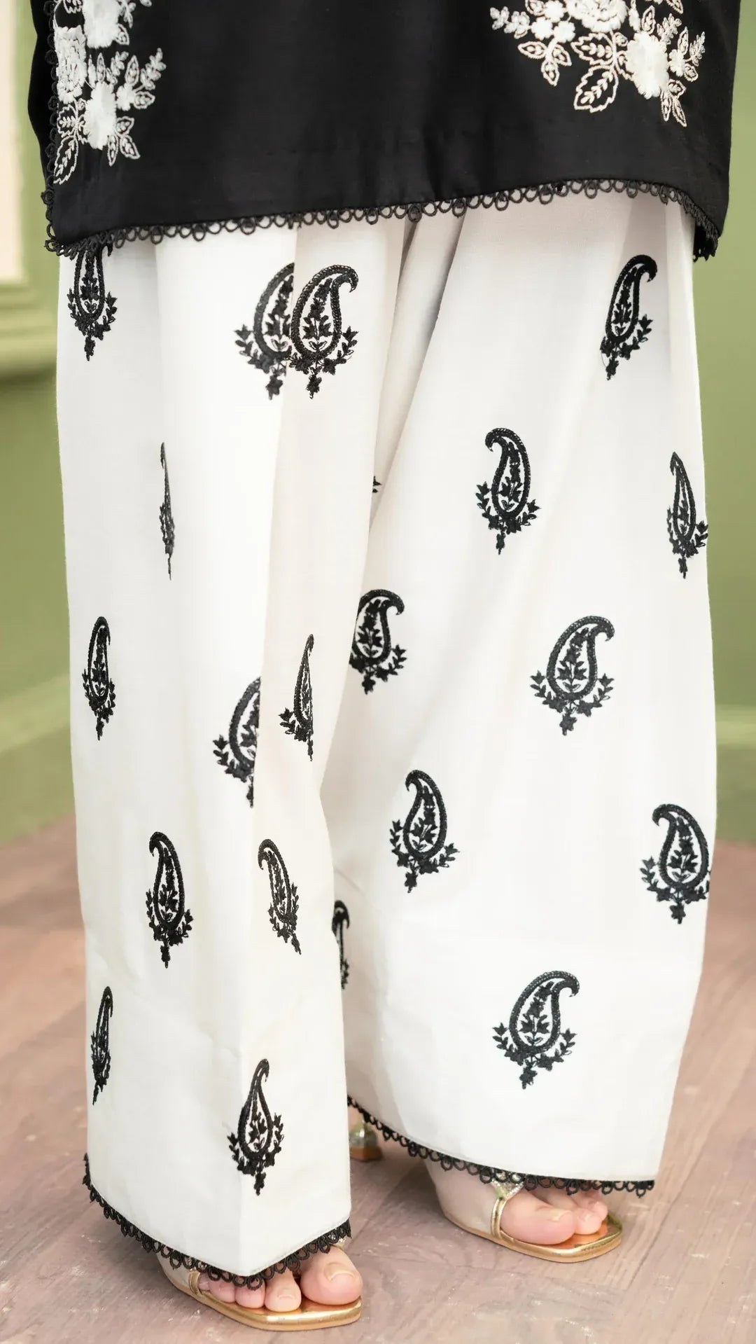 Black Row 3 Piece